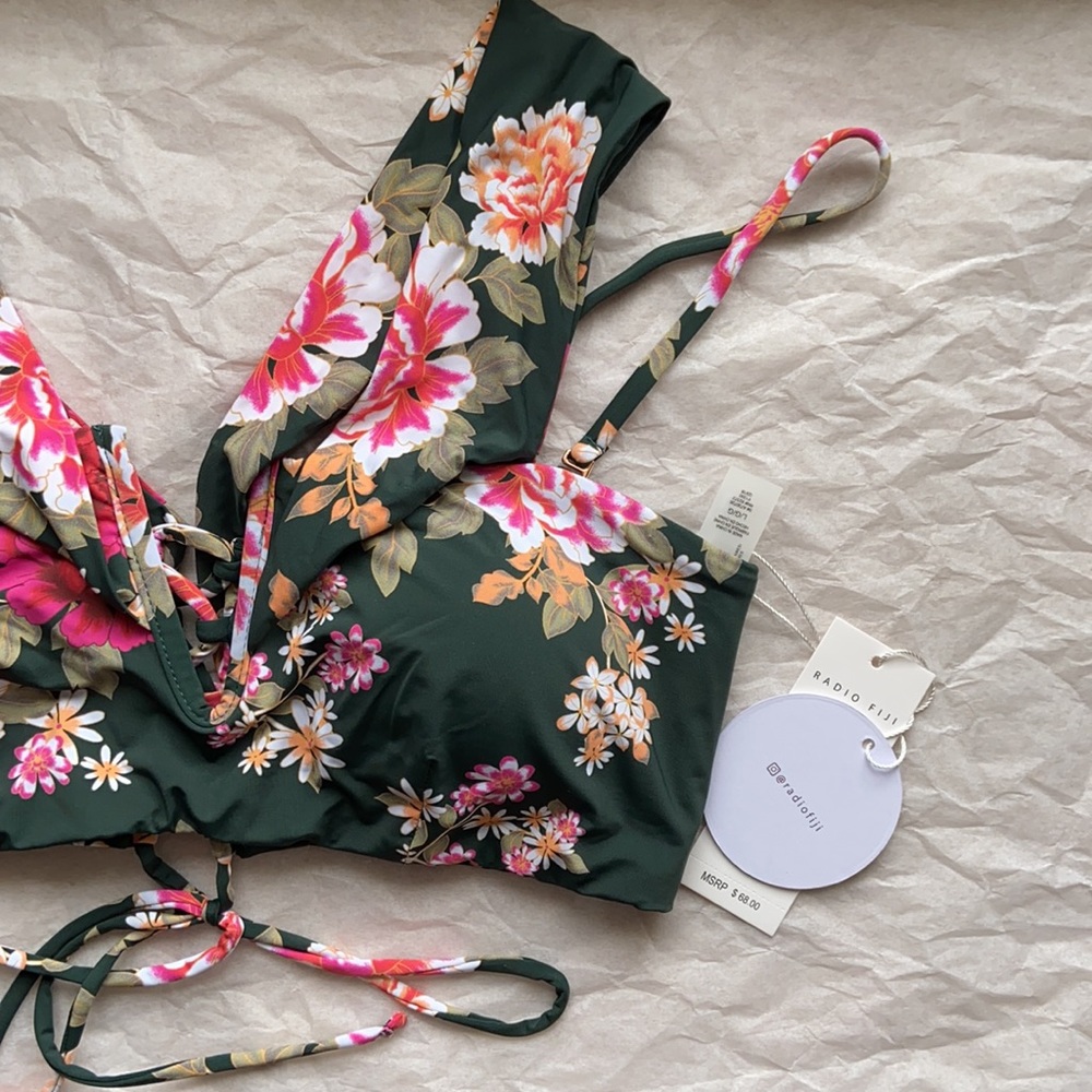 New Radio Fiji Maileo Bridget fliral Print bikini swimsuit set - Picture 10 of 11